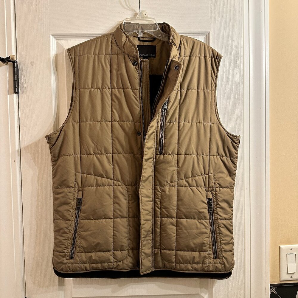 Men's Banana Republic quilted vest